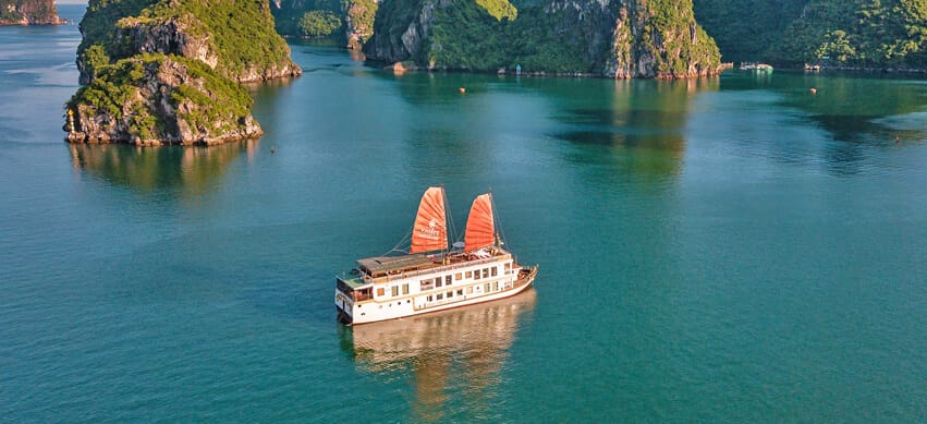 Experience Vietnam & Thailand Tour 21 Nights / 22 Days